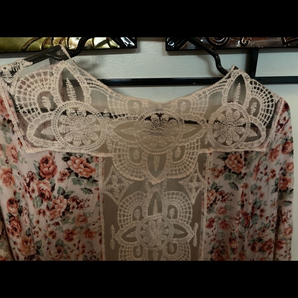 Maurice’s woman’s top - Picture 5 of 5